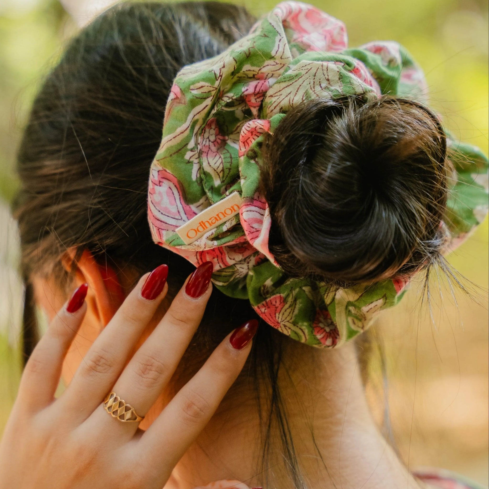 Floral Green Scrunchy - Odhanon